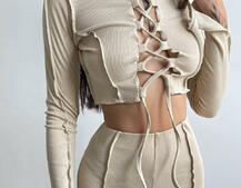 Комплект: топ зі шнурівкою на грудях + легінси Комплект: топ зі шнурівкою на грудях + легінси | PUSHKA SHOP