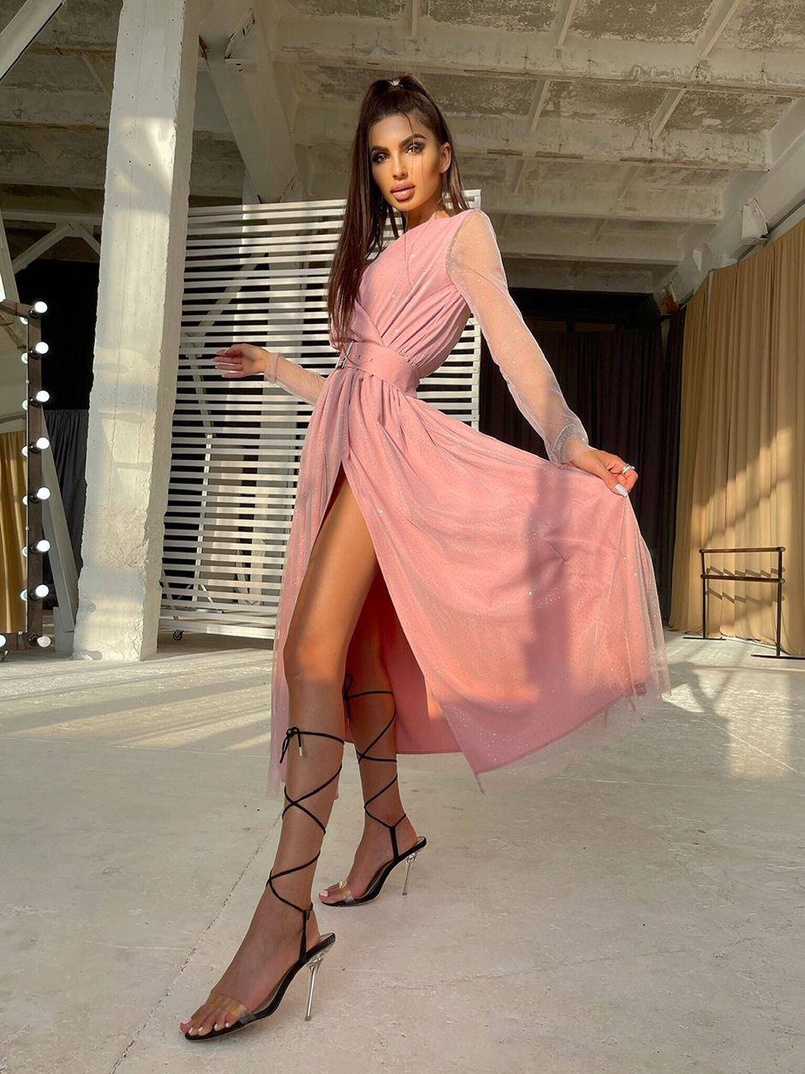 Блискуча сукня-міді із запахом на грудях і розрізом на спідниці з широким поясом  Блискуча сукня-міді із запахом на грудях і розрізом на спідниці з широким поясом  | PUSHKA SHOP