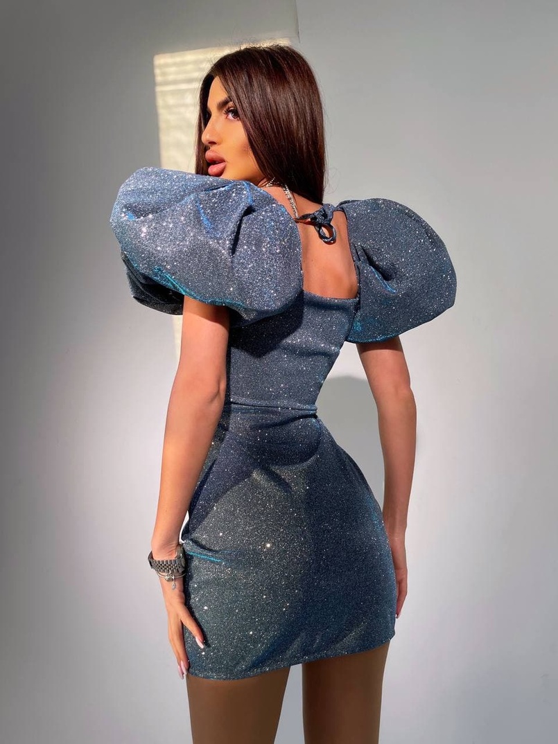 Блестящее платье с объемными рукавами  Блестящее платье с объемными рукавами  | PUSHKA SHOP