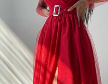 Блискуча сукня-міді із запахом на грудях і розрізом на спідниці з широким поясом  Блискуча сукня-міді із запахом на грудях і розрізом на спідниці з широким поясом  | PUSHKA SHOP