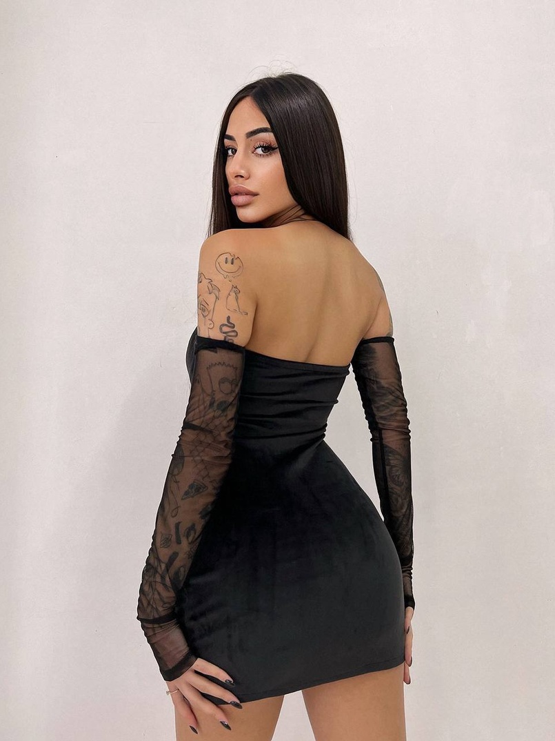 Оксамитова сукня міні з чашками і рукавами із сітки Оксамитова сукня міні з чашками і рукавами із сітки | PUSHKA SHOP