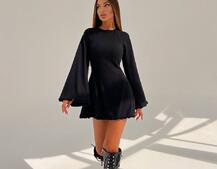 Трикотажна сукня міні з розкльошеними рукавами та відкритою спиною Трикотажна сукня міні з розкльошеними рукавами та відкритою спиною | PUSHKA SHOP