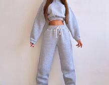 Базовий костюм на флісі з об'ємними капюшоном Базовий костюм на флісі з об'ємними капюшоном | PUSHKA SHOP