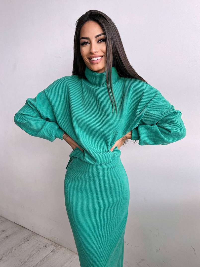 Костюм із теплого трикотажу-рубчика: светр + спідниця Костюм із теплого трикотажу-рубчика: светр + спідниця | PUSHKA SHOP