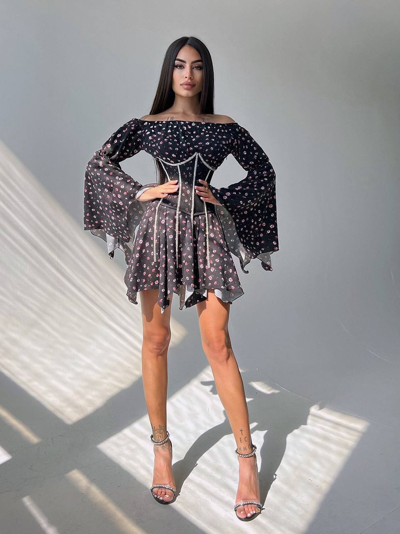 Сукня асиметричного крою з розкльошеними рукавами + корсет декорований стразами Ручна робота Сукня асиметричного крою з розкльошеними рукавами + корсет декорований стразами Ручна робота | PUSHKA SHOP